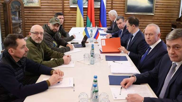 Διαπραγματεύσεις Μόσχας - Κιέβου: Μικρή πρόοδος για τους ανθρωπιστικούς διαδρόμους-&quot;Πολύ σύντομα&quot; και τέταρτος γύρος