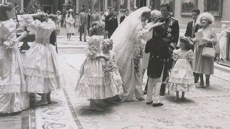 Το μυθικό νυφικό της πριγκίπισσας Νταϊάνα: Το έργο τέχνης που δεν της έφερε τύχη