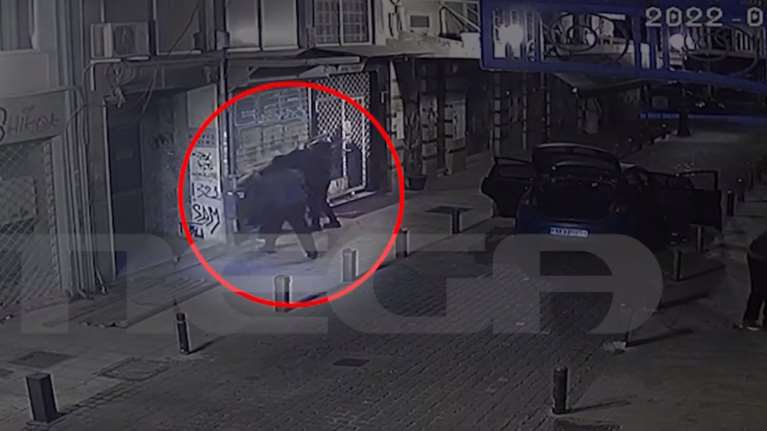 Θεσσαλονίκη: Βίντεο ντοκουμέντο - Η στιγμή που ληστές &quot;σηκώνουν&quot; χρηματοκιβώτιο από κοσμηματοπωλείο