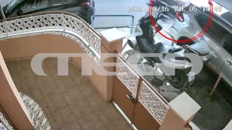 Κορυδαλλός: Βίντεο ντοκουμέντο - Η στιγμή που ληστής επιτίθεται σε 26χρονη - &quot;Άσε με&quot;