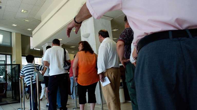 Αυτές είναι οι τελικές αυξήσεις για 900.000 κύριες συντάξεις [παραδείγματα και πίνακες]