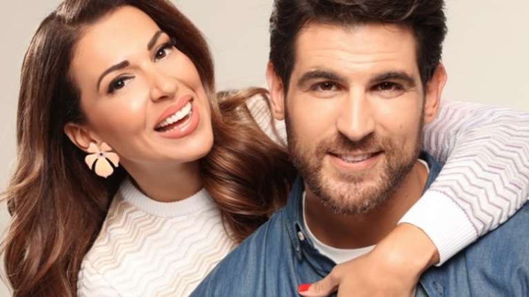 Εξιτήριο για την κόρη των Ελένη Χατζίδου &amp; Ετεοκλή Παύλου: &quot;Δεν μπορεί να πάει σχολείο&quot;