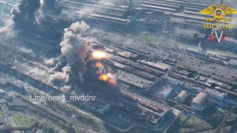 Πόλεμος στην Ουκρανία: Αιματηρές συγκρούσεις μέσα στο εργοστάσιο Αζοφστάλ - Το τελευταίο ανάχωμα στη Μαριούπολη