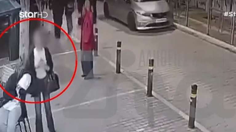 Αδιανόητη απανθρωπιά: Περαστική σβήνει το τσιγάρο της στο μπουφάν κοπέλας που ξεκουραζόταν έξω από το μαγαζί που δούλευε