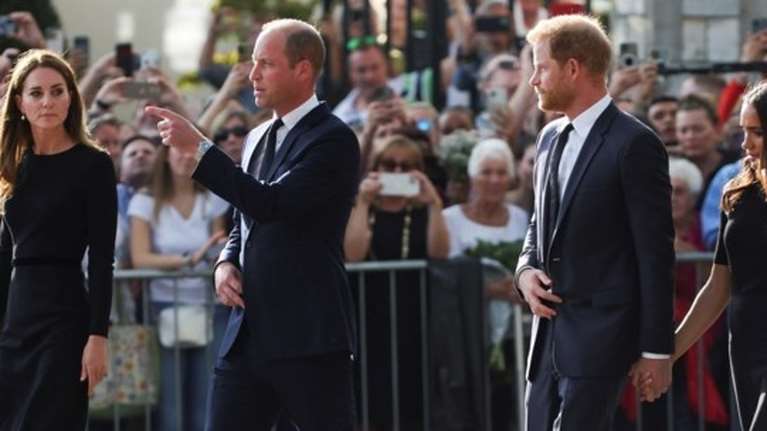 Η εκκωφαντική σιωπή του Χάρι: Λέξη για το πρόβλημα υγείας του Κάρολου και της Κέιτ - Το έμαθε από τα media