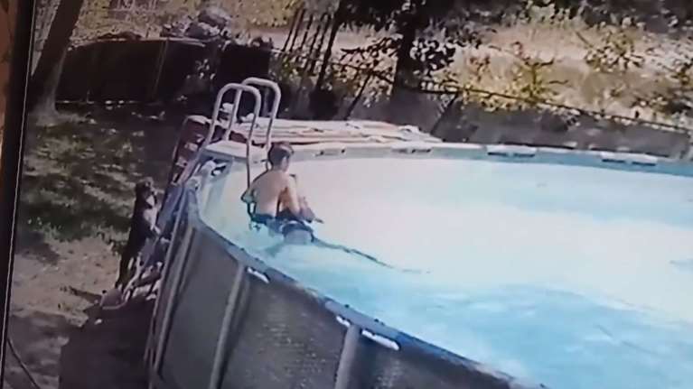 ΗΠΑ: Ατρόμητος 10χρονος, έσωσε από πνιγμό τη μητέρα του όταν έπαθε επιληπτική κρίση [Βίντεο]