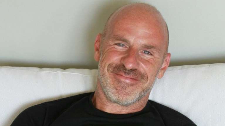 Αποφυλακίστηκε ο συγγραφέας Στέφανος Ξενάκης - Εβαλε δόσεις για τα χρέη και αφέθηκε ελεύθερος