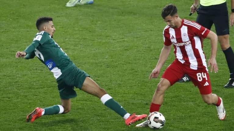 &quot;Φουντώνει&quot; η μάχη για τον τίτλο - Έμειναν στην ισοπαλία 1-1 Παναθηναϊκός και Ολυμπιακός - Δείτε στιγμιότυπα