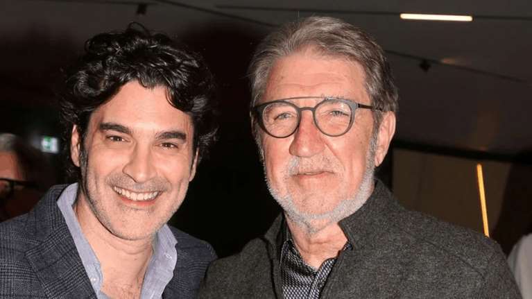 Ώρες αγωνίας για τον Χριστόφορο Παπακαλιάτη: Στην εντατική ο πατέρας του - Παρασύρθηκε από μηχανή στην Κρήτη