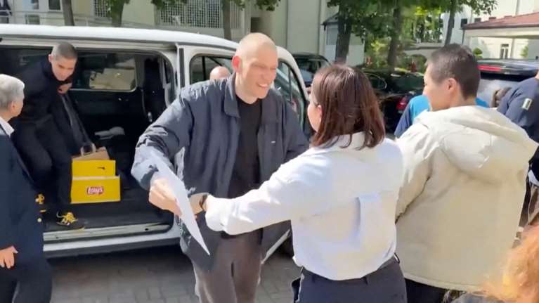 Λευκορωσία: Ελεύθερος αφέθηκε από τις φυλακές, ο ηγέτης της αντιπολίτευσης Σερβάι Τιχανόφσκι