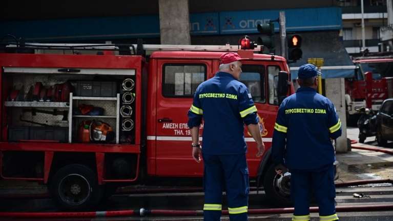 Τραγωδία στη Θεσσαλονίκη: Πέθανε η 70χρονη που είχε βρεθεί αναίσθητη έξω από διαμέρισμα στο οποίο είχε ξεσπάσει φωτιά
