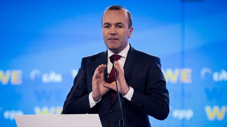 Βέμπερ: Πλήρης αλληλεγγύη προς την Κύπρο - Απορρίπτουμε σθεναρά τη &quot;λύση&quot; δύο κρατών