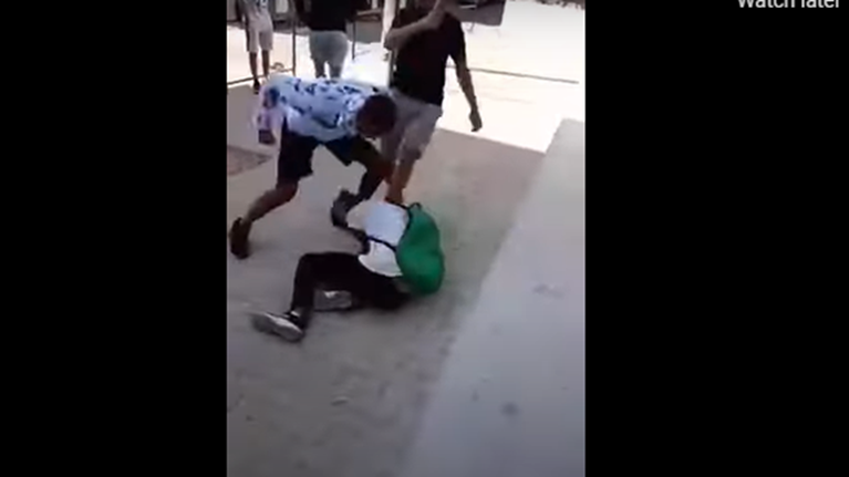 Kolonos hooligans: &quot;Θα πάνε να κάνουν άλλη μάνα να κλαίει&quot; - Συγκλονίζει μητέρα θύματος της συμμορίας ανηλίκων [Βίντεο]