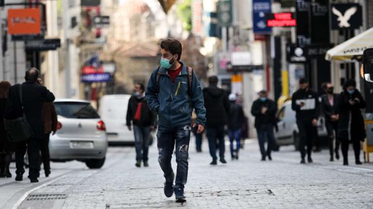 Κορονοϊός: 21 θάνατοι και 33 διασωληνωμένοι – Τέσσερις νεκροί από γρίπη