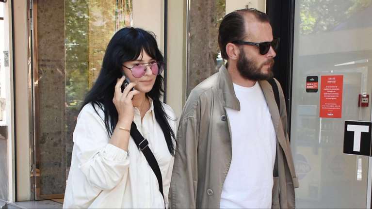 Ζενεβιέβ Μαζαρί - Βασίλης Καρύδης: Πλάνα από το μοντέρνο σπίτι της οικογένειας