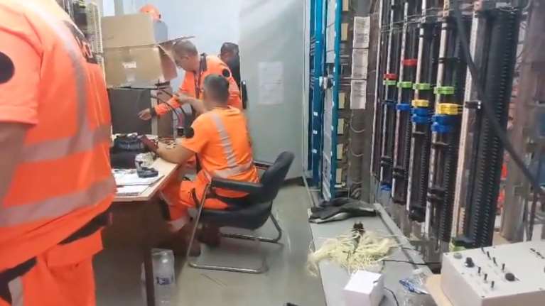 Ανώνυμη, ακροαριστερή κολλεκτίβα διεκδικεί την πατρότητα της επίθεσης στα γαλλικά τρένα - Τι λένε σε επιστολή ανάληψης ευθύνης