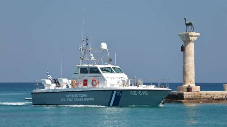Ρόδος: Καταδίωξη ταχύπλοου που μετέφερε αλλοδαπούς - Έριξε προειδοποιητικές βολές το Λιμενικό