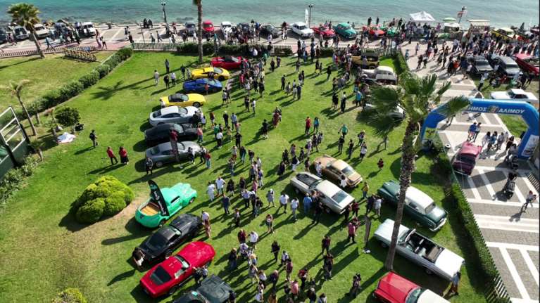 Την Κυριακή ψήφισαν... Άλιμο: 25.000 επισκέπτες είδαν με θαυμασμό, από προπολεμικές &quot;Φορντ&quot; μέχρι ηλεκτροκίνηση!