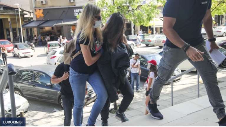 Θεσσαλονίκη: Ξεκινάει η δίκη για τη δολοφονία του 49χρονου στον Εύοσμο - Στο σκαμνί η σύζυγος και η κόρη του