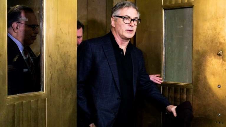 Μπάλντουιν: Ποινική δίωξη για ανθρωποκτονία από αμέλεια για τον θάνατο της Χάτσινς- &quot;Κανείς δεν είναι υπεράνω του νόμου&quot;