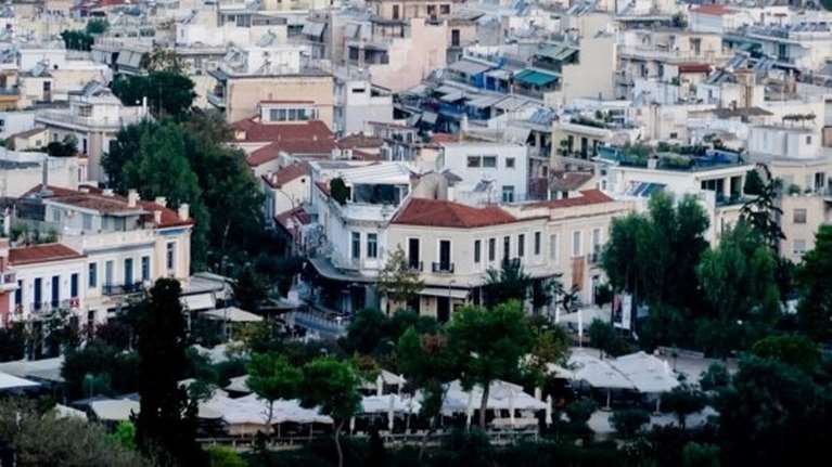 Ριζικές αλλαγές στα Airbnb: Αυστηρές ποινές στους ιδιοκτήτες που δεν δηλώνουν τα ακίνητα στην Εφορία
