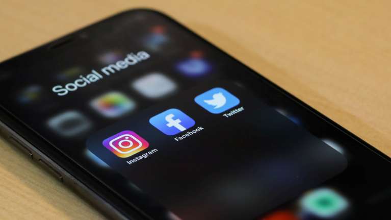 &quot;Έπεσαν&quot; Facebook, Instagram και WhatsApp - Προβλήματα σε ολόκληρο τον πλανήτη