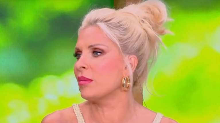 Ελένη Μενεγάκη: Δεν ήμουν στο σπίτι - Πήρα τα παιδιά μου και είπα &quot;κατεβάστε τα ρολά μην πνιγούμε&quot;