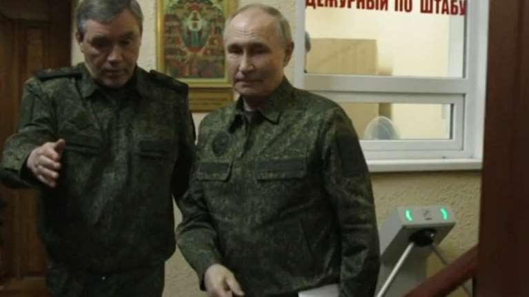 Πούτιν για συνομιλίες με ΗΠΑ: &quot;Κάτι αρχίζει να κινείται&quot; - Η απάντηση στον Τραμπ για τους Ουκρανούς στρατιώτες στο Κουρσκ