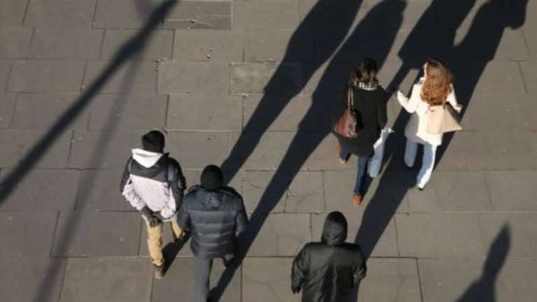 Η ανεργία του 18% στους νέους, οι μισθοί που δηλώνουν και τα &quot;φορο-δώρα&quot; ως 3.300 ευρώ