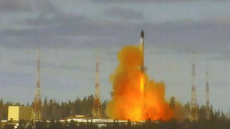 Καυχιέται ο Πούτιν: Εκτόξευσε τον &quot;Satan II&quot; - Τον διηπειρωτικό πύραυλο που &quot;διαπερνά κάθε αντιπυραυλική άμυνα&quot;