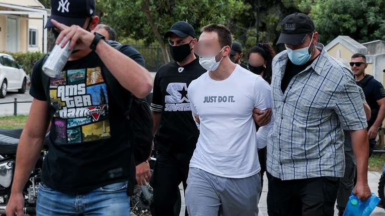 Ληστεία στη Μητροπόλεως: Στη φυλακή ο 33χρονος αναρχοληστής με τα τατουάζ