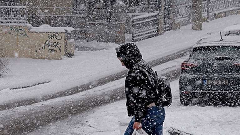 Καιρός: Νέα ψυχρή εισβολή την Παρασκευή με τσουχτερό κρύο και χιόνια - Πότε επιστρέφει η "άνοιξη"