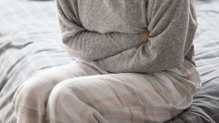 Γιατί ο καρκίνος του παχέος εντέρου χτυπά όλο και σε νεότερες ηλικίες - Οι υποψίες των ειδικών