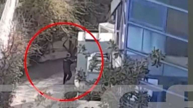 Μακελειό στη Γλυφάδα: Βίντεο ντοκουμέντο από τη στιγμή της εφόδου των αστυνομικών στην ναυτιλιακή