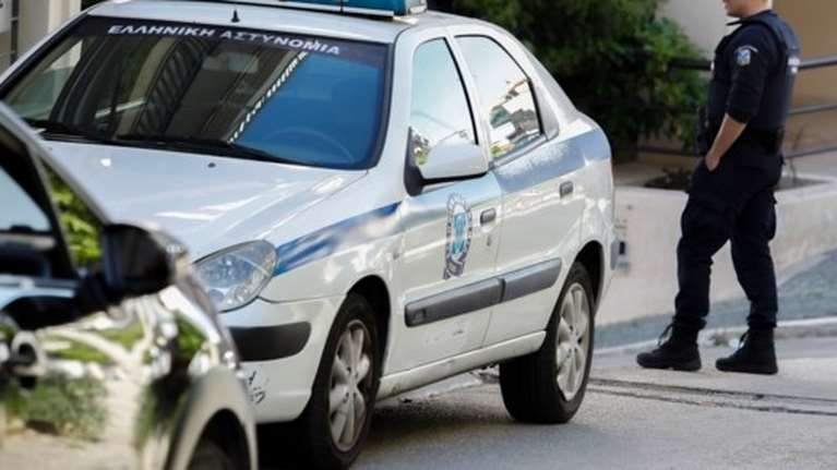 Ανώνυμη καταγγελία οδήγησε στη σύλληψη αστυνομικού που διακινούσε κοκαΐνη- Βρέθηκαν καταθέσεις 600.000 ευρώ