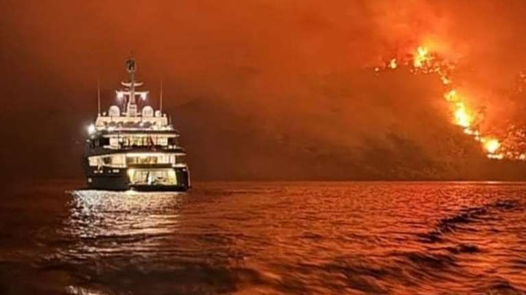 Νέες αποκαλύψεις για τη φωτιά στην Υδρα από τη θαλαμηγό: Πώς οι 10 επιβάτες έγιναν... οκτώ