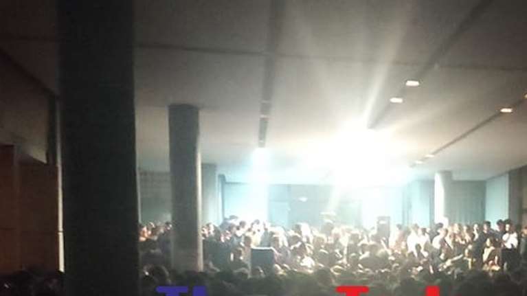 Θεσσαλονίκη: Απίστευτο κορονοπάρτι με πάνω από 1.500 άτομα στο ΑΠΘ, με αυτοσχέδιο μπαρ και DJ [Βίντεο]