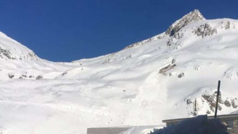 Ελβετία: Αρκετοί άνθρωποι παρασύρθηκαν από μια χιονοστιβάδα κοντά στο Τσέρματ - Έρευνες σε εξέλιξη