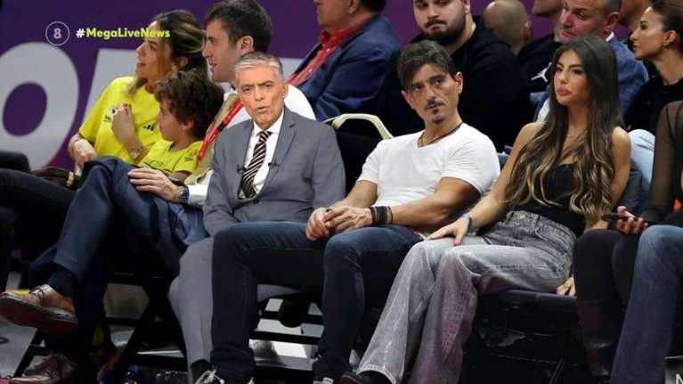 &quot;Ξαναχτύπησε&quot; ο Νίκος Ευαγγελάτος: &quot;Έκατσε&quot; στα court seats της Uber Arena, δίπλα στον Δημήτρη Γιαννακόπουλο [Βίντεο]