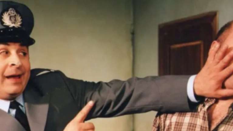 Ο Σεφερλής έδωσε τέλος στη διαμάχη με τον Λαμπάτο: Του δίνει ρόλο στη νέα του παράσταση, σταματάει την κατάσχεση