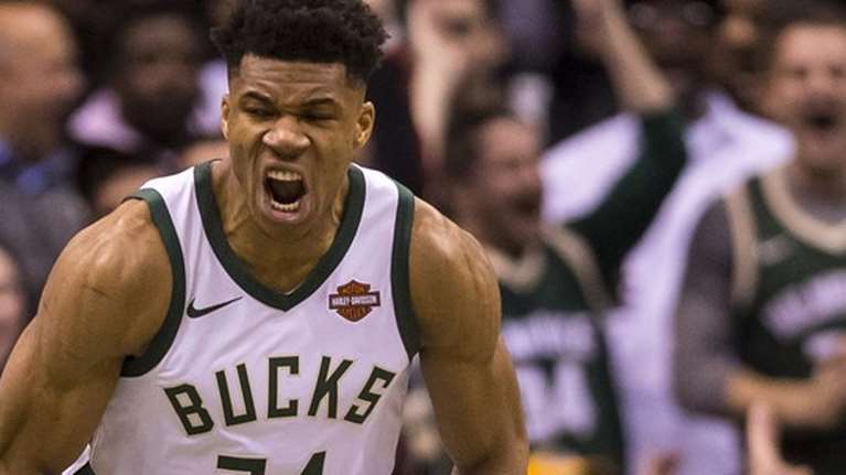 Αστρονομικό συμβόλαιο για τον Αντετοκούνμπο: Στους Μιλγουόκι Μπακς για 5 χρόνια ακόμα με 228 εκατ. δολάρια!