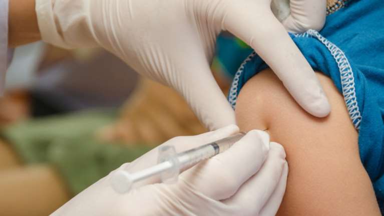 Κορονοϊός: Άνοιξαν 120.000 ραντεβού μέσα στον Ιανουάριο για παιδιά 5-11 ετών