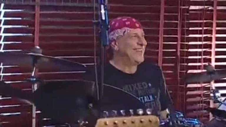 Δίκη ντράμερ: Συγκλόνισε ο πατέρας της ανήλικης - &quot;Έβρισκε ηδονή στο να χαϊδεύει ένα παιδί - Είναι άρρωστος&quot;