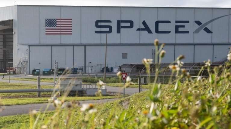 Αναχώρησε η αποστολή της SpaceX που θα κάνει τον πρώτο ιδιωτικό &quot;διαστημικό περίπατο&quot; στην ιστορία - Ποιοι είναι οι επιβάτες