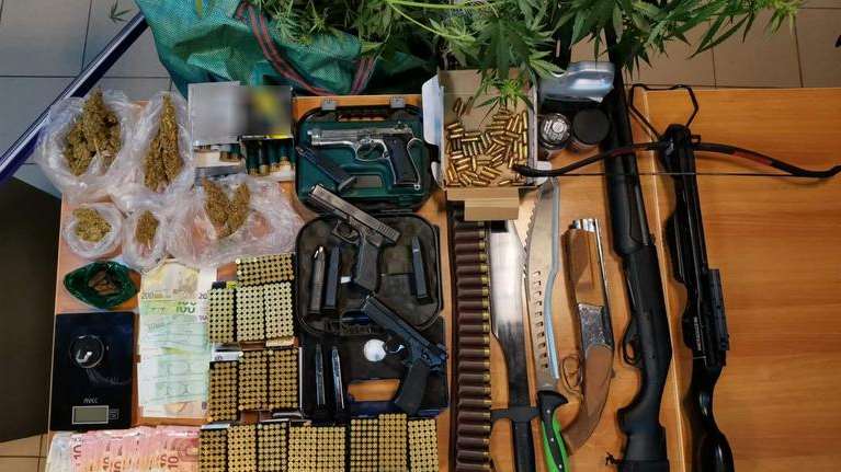 Κρήτη: Επιχειρηματίας δεν μπορούσε να βρει κάνναβη μέσα στην καραντίνα και &quot;αναγκάστηκε&quot; να την καλλιεργήσει [Εικόνες]