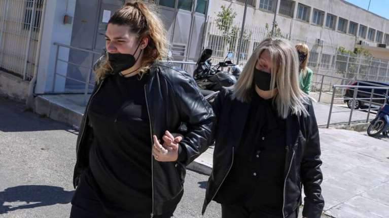 Πάτρα: Νέα μαρτυρία - &quot;Λίγες μέρες πριν τη σύλληψη της Πισπιρίγκου η αδερφή της μπαινόβγαινε στο σπίτι της Κούτρα&quot; [Βίντεο]