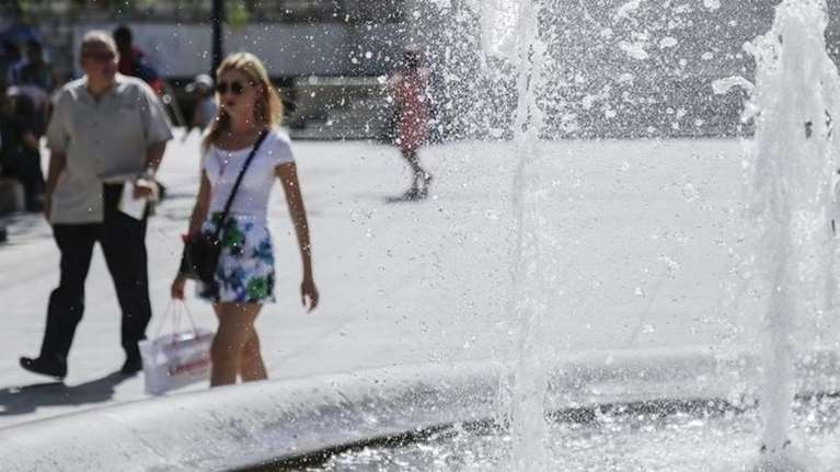 Καύσωνας: Με την πιο ζεστή μέρα του καλοκαιριού μιας αποχαιρετά ο Αύγουστος