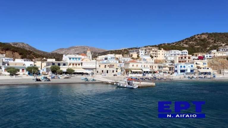 Κάρπαθος: Συγκινούν οι κάτοικοι στο Διαφάνι - Άδειασαν το μίνι μάρκετ για να προσφέρουν τα αναγκαία στους 86 μετανάστες