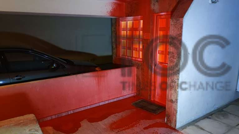 Σταύρος Μπαλάσκας: Επίθεση Ρουβίκωνα με μπογιές στο σπίτι του συνδικαλιστή αστυνομικού