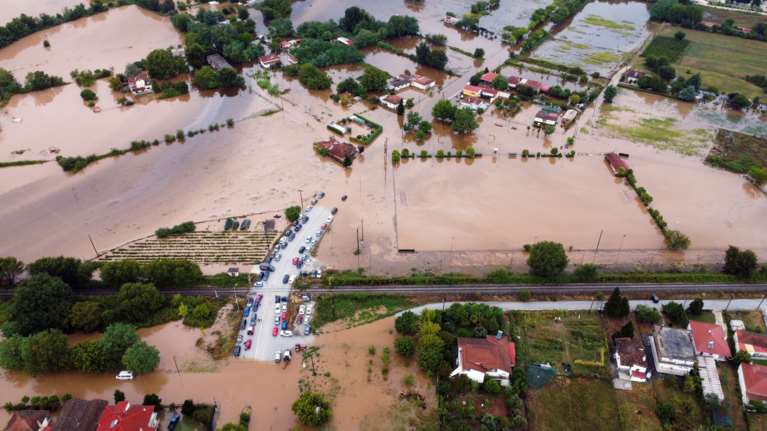 Κακοκαιρία Daniel: &quot;Ακούω φωνές, βοήθεια... πνιγόμαστε&quot; - Σοκάρουν οι μαρτυρίες από τον Παλαμά Καρδίτσας [Βίντεο]